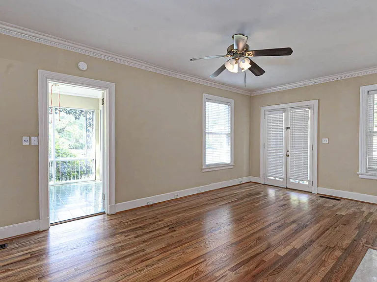 1523 Dixon Dr — Photo 4