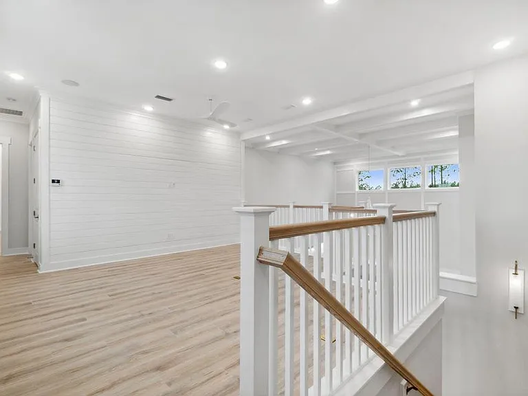 2nd floor living area