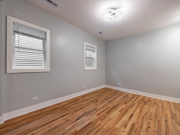 4th image of 1742 N California Ave #4