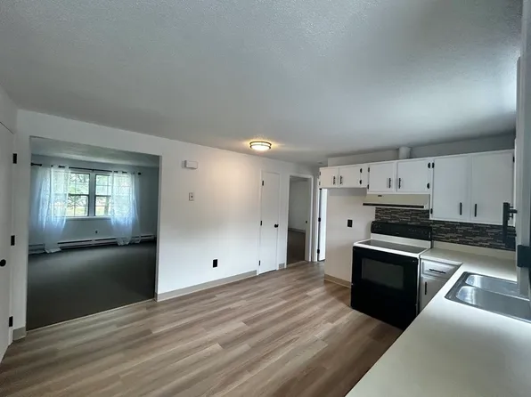 5 Wysocki Dr APT 45, Dudley, MA 01571