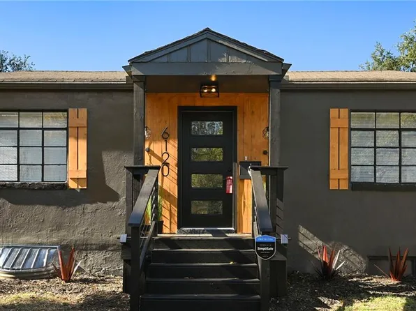 6120 Tracy Ave, Kansas City, MO 64110