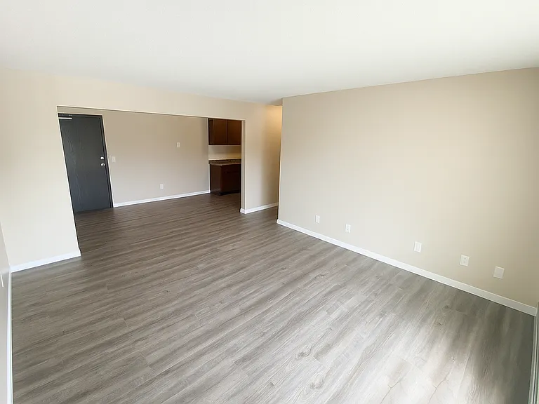 Beverly Apartments in Anoka — Photo 10