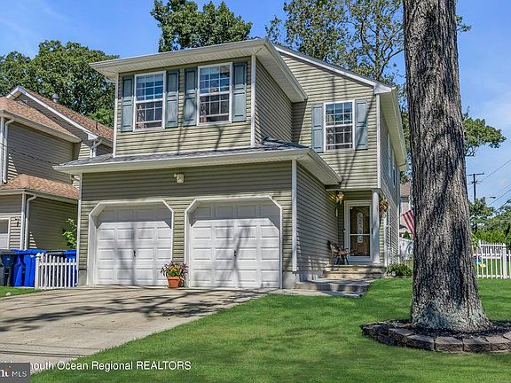2nd image of 239 Anthony Ave