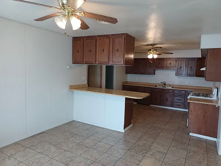 324 Adeline St — Photo 4