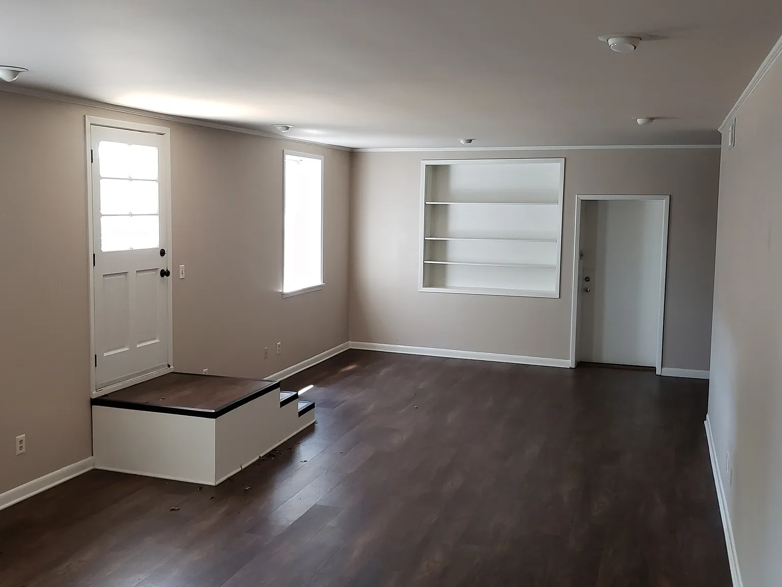 114 N Kilgore St — Photo 3