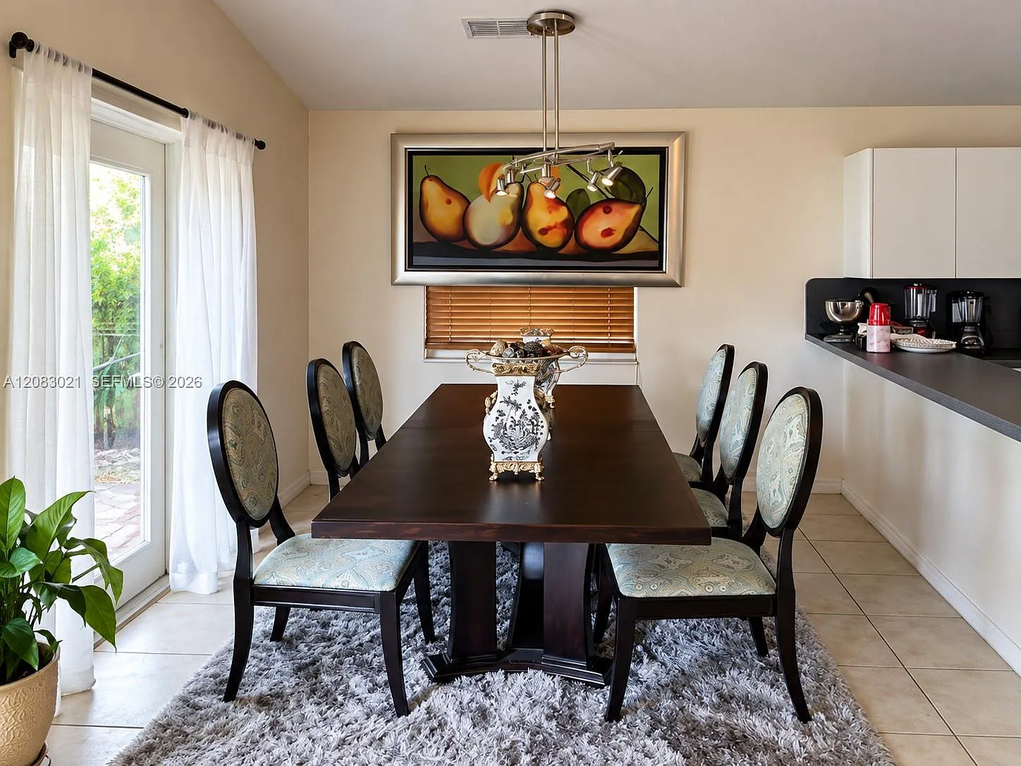 3 bed, 1488 sqft, $3,500 — Photo 3