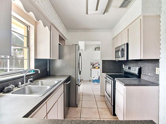 3rd image of 7013 W Pocahontas Ave
