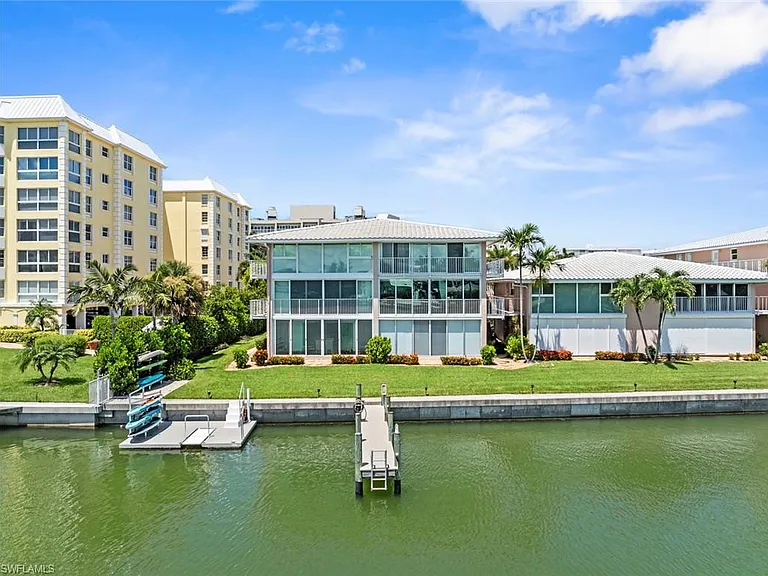 1910 Gulf Shore Blvd N #107 — Photo 38