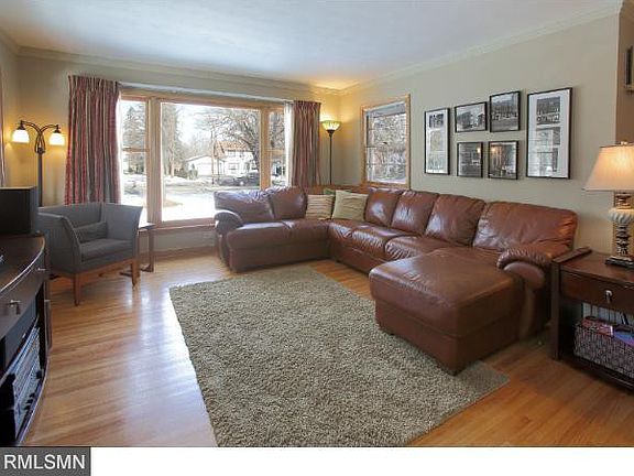 2nd image of 922 County Road B W