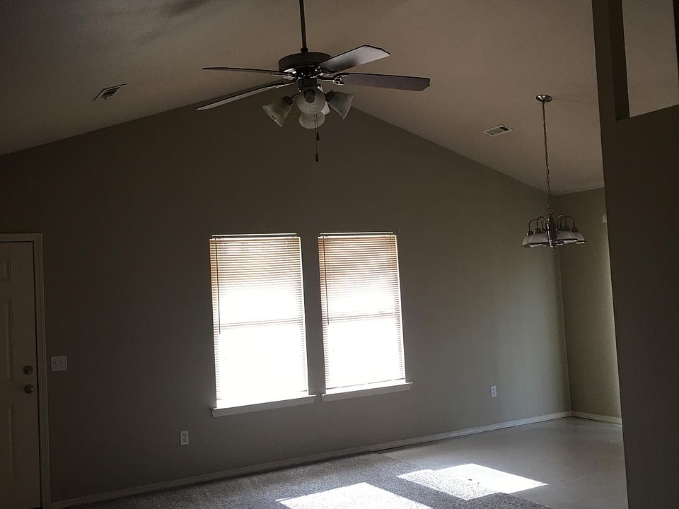 2nd image of 929 Stills Rd APT 2