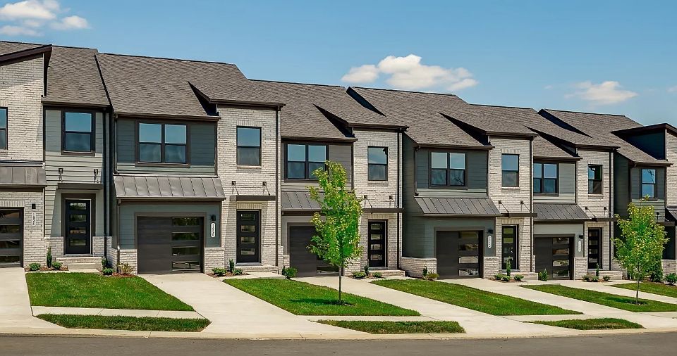 1st image of 1097 Riverbrook Dr