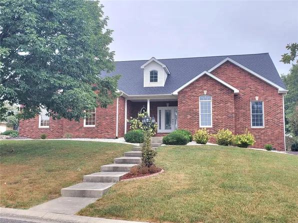8095 Hill Dr, Saint Rose, IL 62230