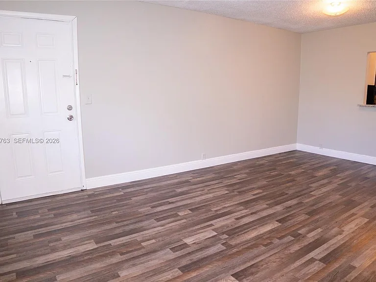 4240 Woodside Dr #4 — Photo 30