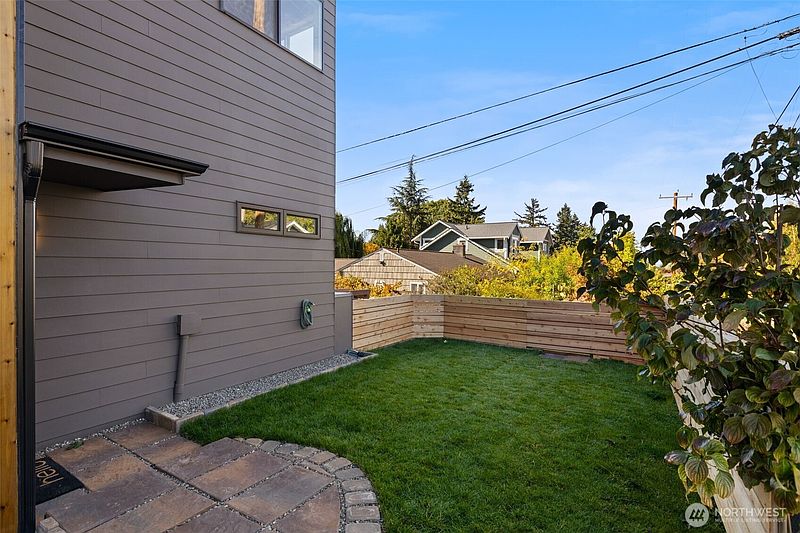3rd image of 5027 SW Waite Street