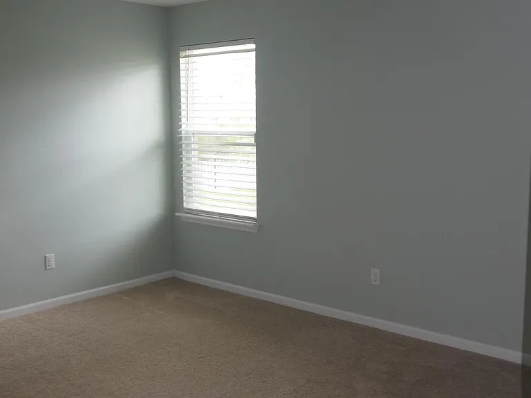 375 Great Lakes Ct — Photo 28