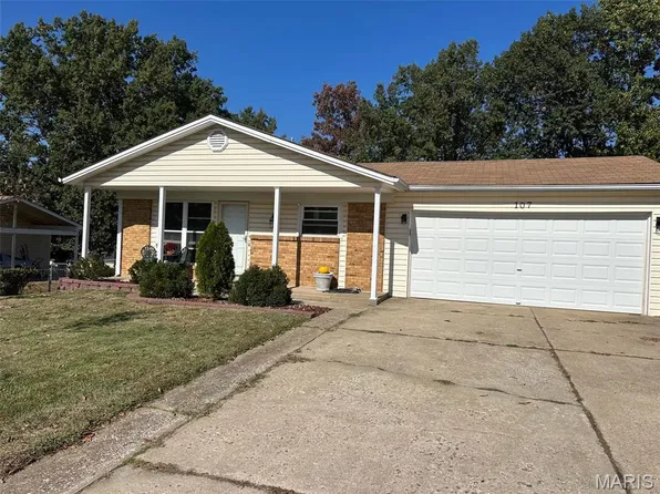107 Clear Creek Dr, O'Fallon, MO 63366