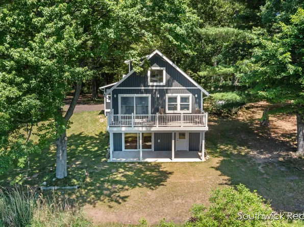 13264 Ungrey Dr NE, Gowen, MI 49326