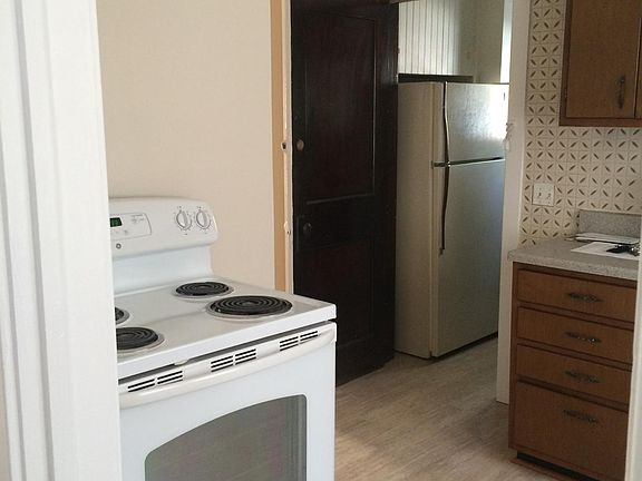 4th image of 14924 Delaware Ave #Up