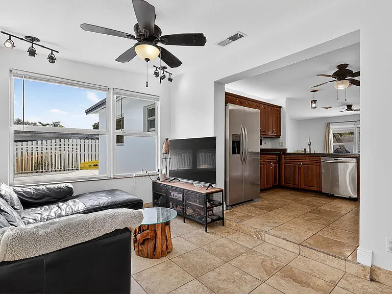 4540 SW 28th Ter — Photo 15