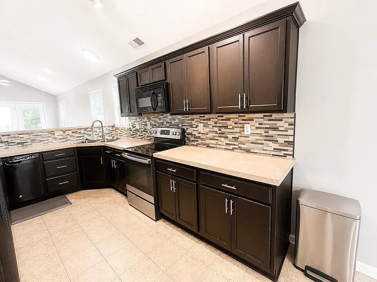 10417 Leven Blvd — Photo 5