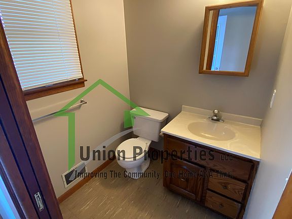 3rd image of 1026 Beard St