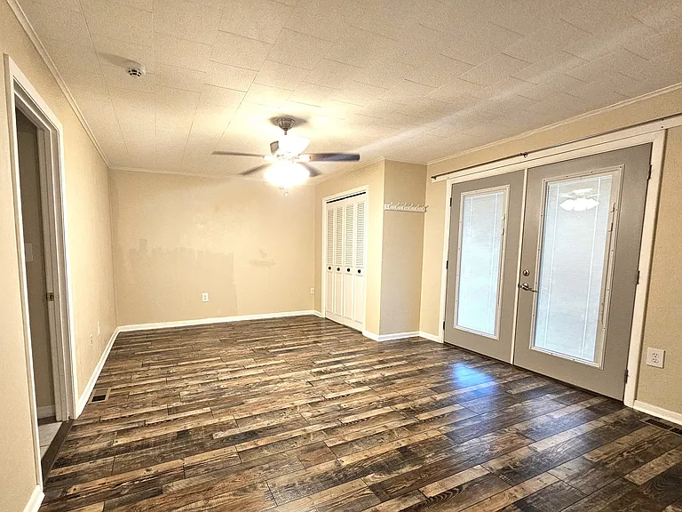 1101 N C St — Photo 13
