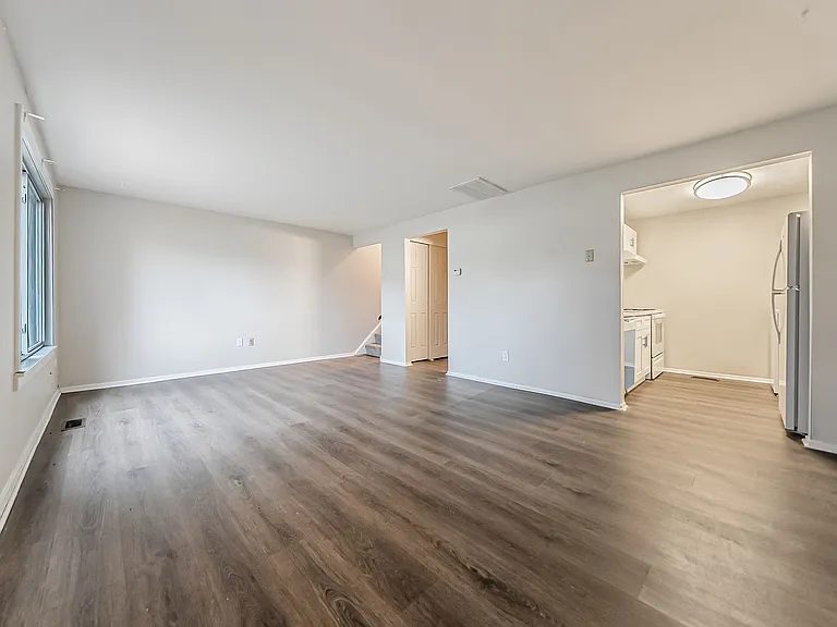 5520 Beavercrest Dr — Photo 14