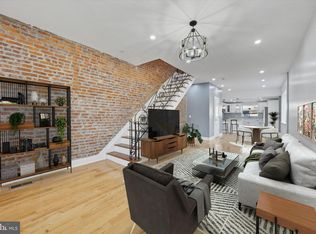 3372 Almond St, Philadelphia, PA 19134