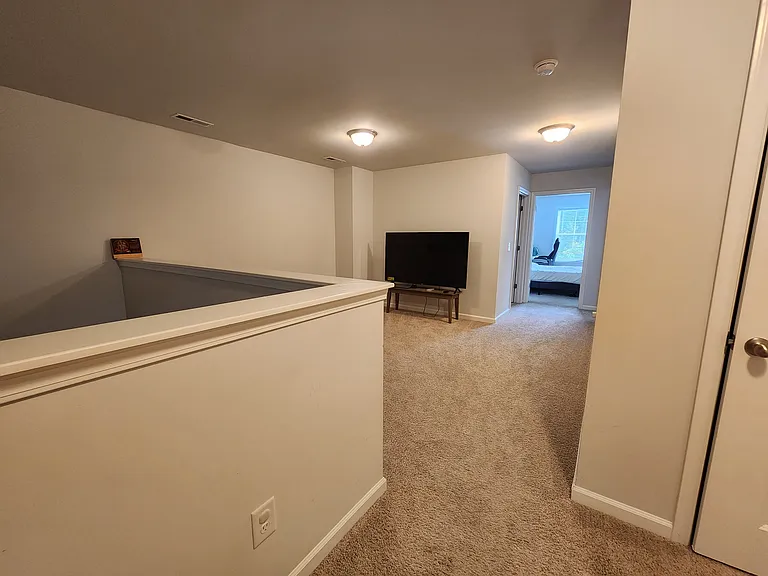 704 Riley Ln — Photo 13