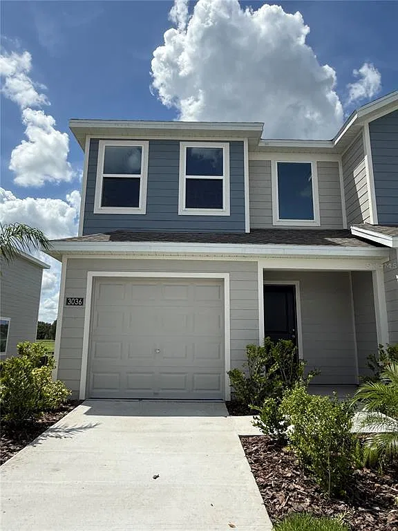 3 bed, 2.5 bath, 1423 sqft, $2,050 — Photo 1