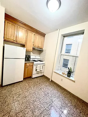 Rented by Luxian International Realty LLC | media 5