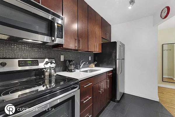 Rented by Cooper & Cooper Real Estate | media 11