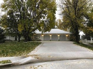 2191 Daisy Cir, Grand Forks, ND 58201