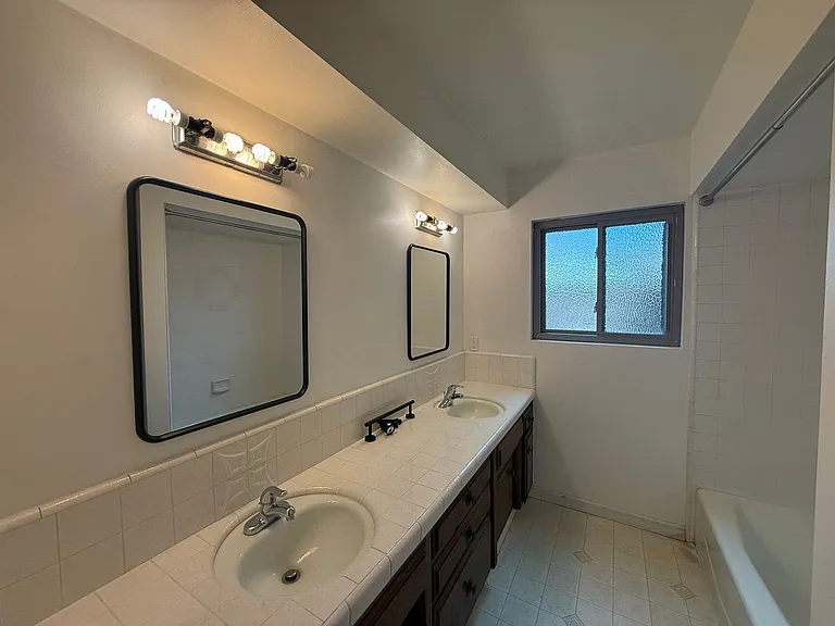 7809 Westdumfries Ct — Photo 10