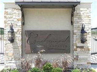 1903 Creekwood Ln, Friendswood, TX 77546