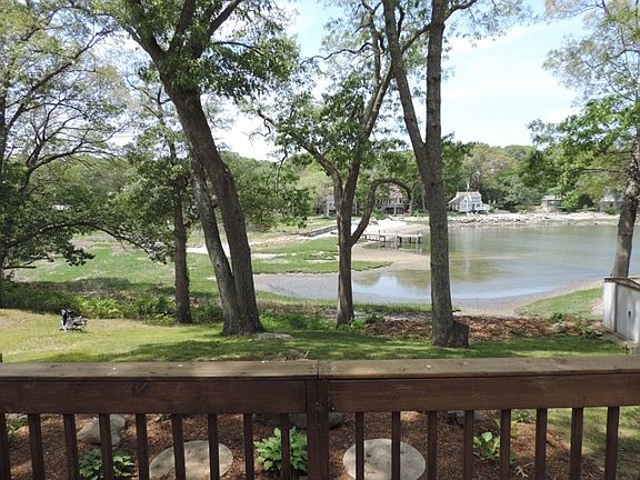 3rd image of 128 Clinton Dr