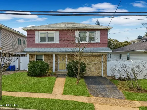 664 S Gannon Ave, Staten Island, NY 10314