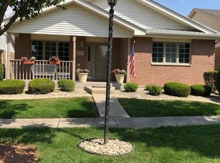 831 Summer Ln, New Lenox, IL 60451