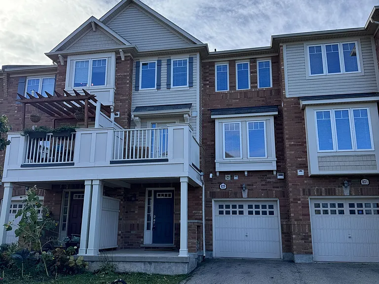 829 Fowles Ct — Photo 1