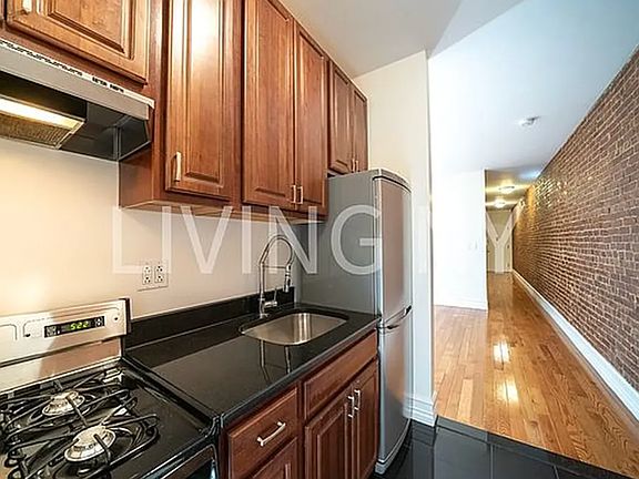 3rd image of 10 W 103rd St #2R
