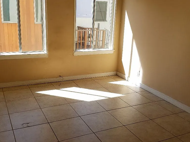 209 Columbia Pl #209 — Photo 2