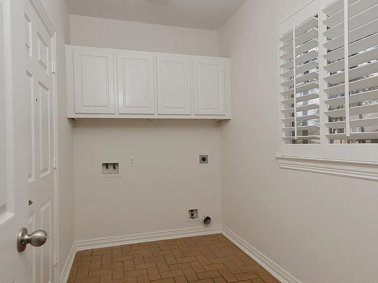 11 N Lansdowne Cir — Photo 20