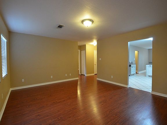 4th image of 4649 Clermont St