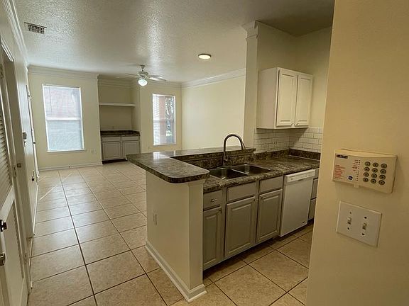 3rd image of 17976 Villa Creek Dr #17976-1797