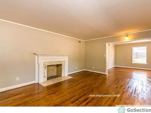 5th image of 2748 Crestview Ave