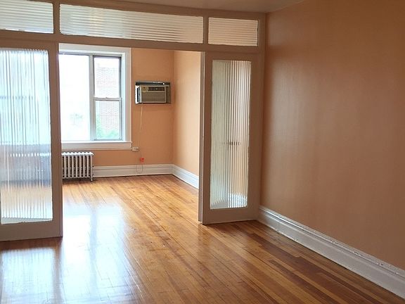 2nd image of 3038 49th St #3