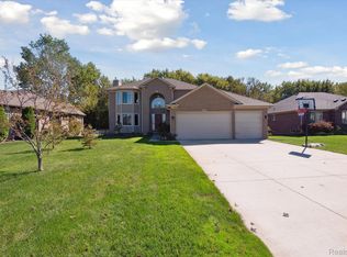 29221 Rachid Ln, Chesterfield, MI 48047