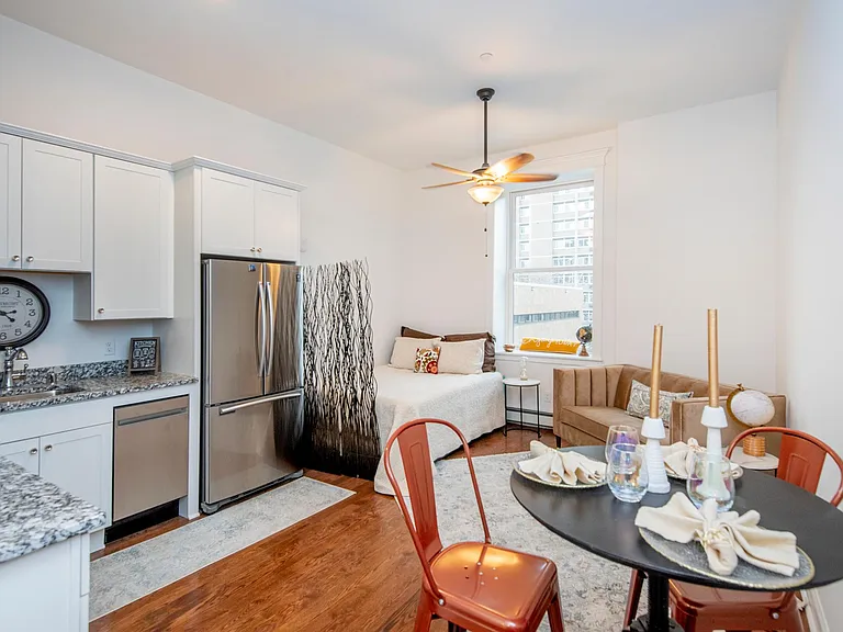 The Fitz Flats — Photo 13