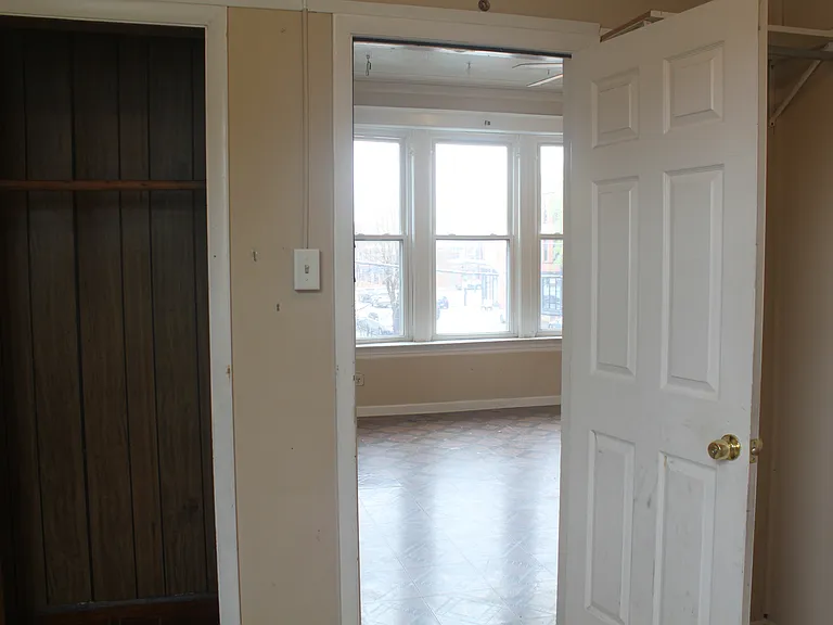2025 W 35th St #2F — Photo 50