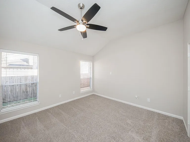 121 Coffee Ln — Photo 24